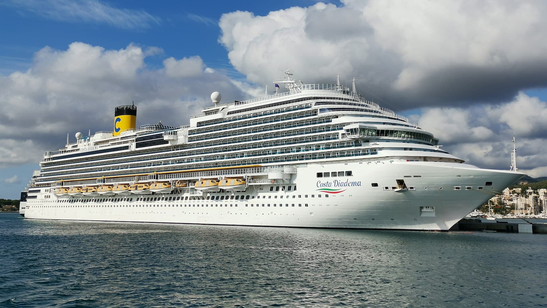 Costa Diadema no porto de Palma