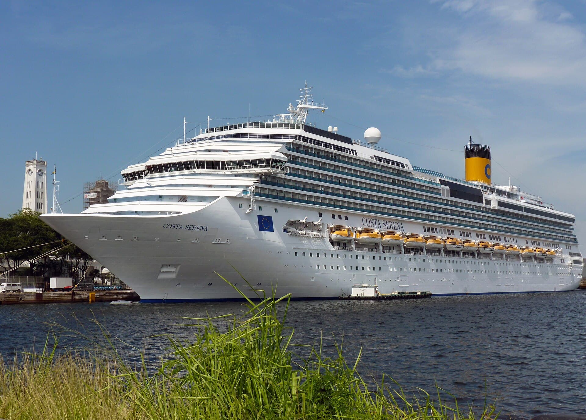 Costa Serena chegando ao Rio de Janeiro