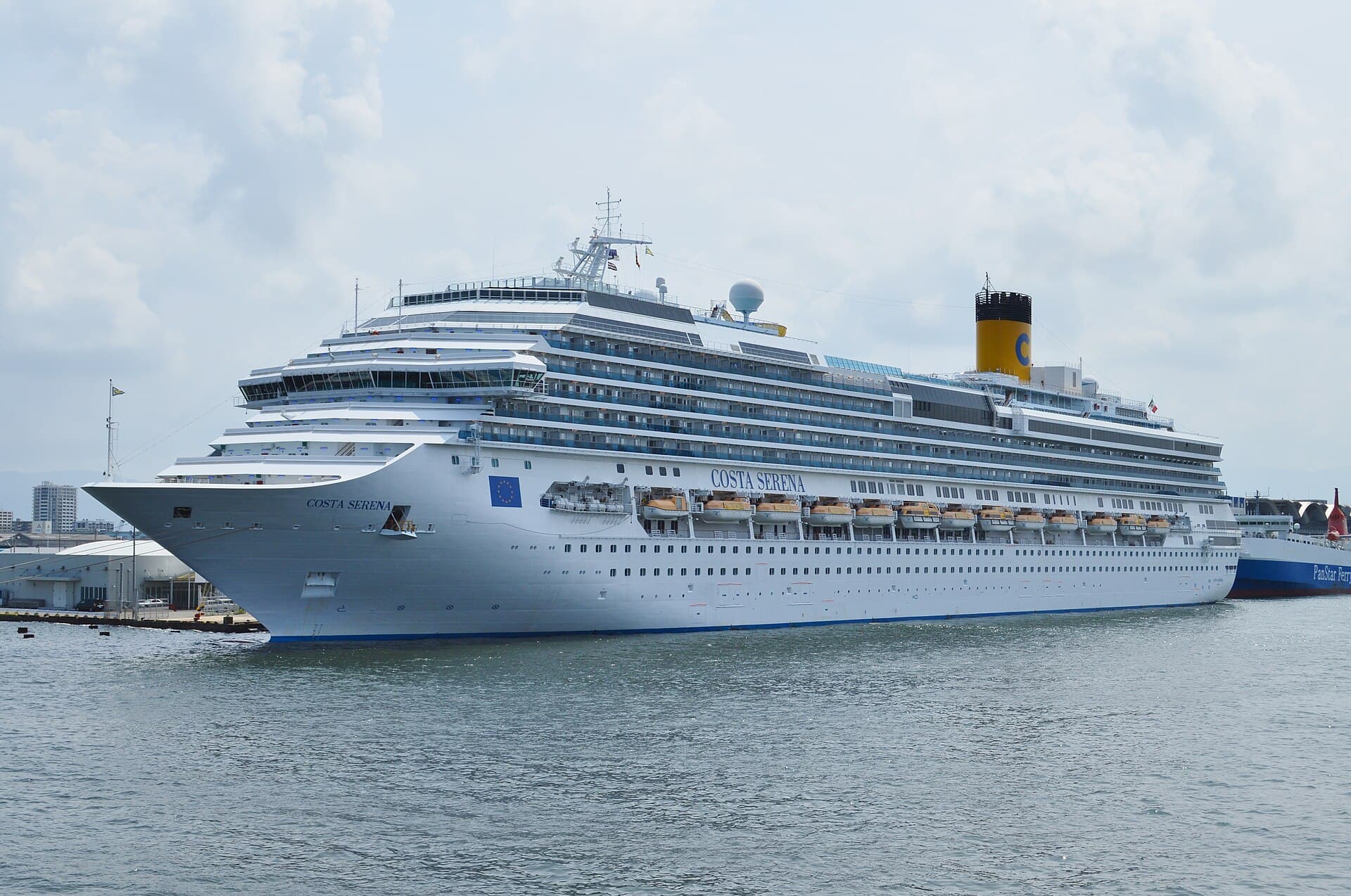 Costa Serena no porto